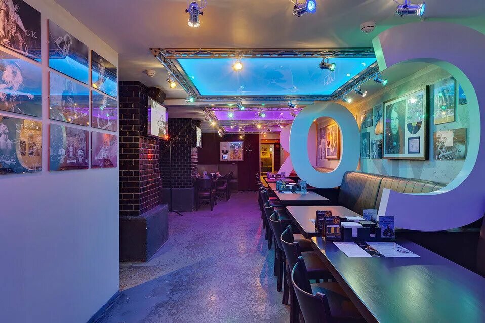 Рок кафе петербурга. Aster кафе спб. rock star cafe, санкт-петербург. рок кафе питер. aster кафе спб маяковского.