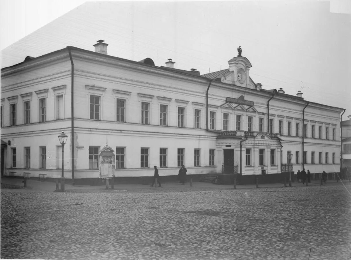 Нижегородская мужская гимназия нижний новгород. Нижегородская мужская гимназия нижний новгород. Гимназия 13 нижний новгород. Гимназия 1 нижний новгород. Нижегородская губернская гимназия 19 век.