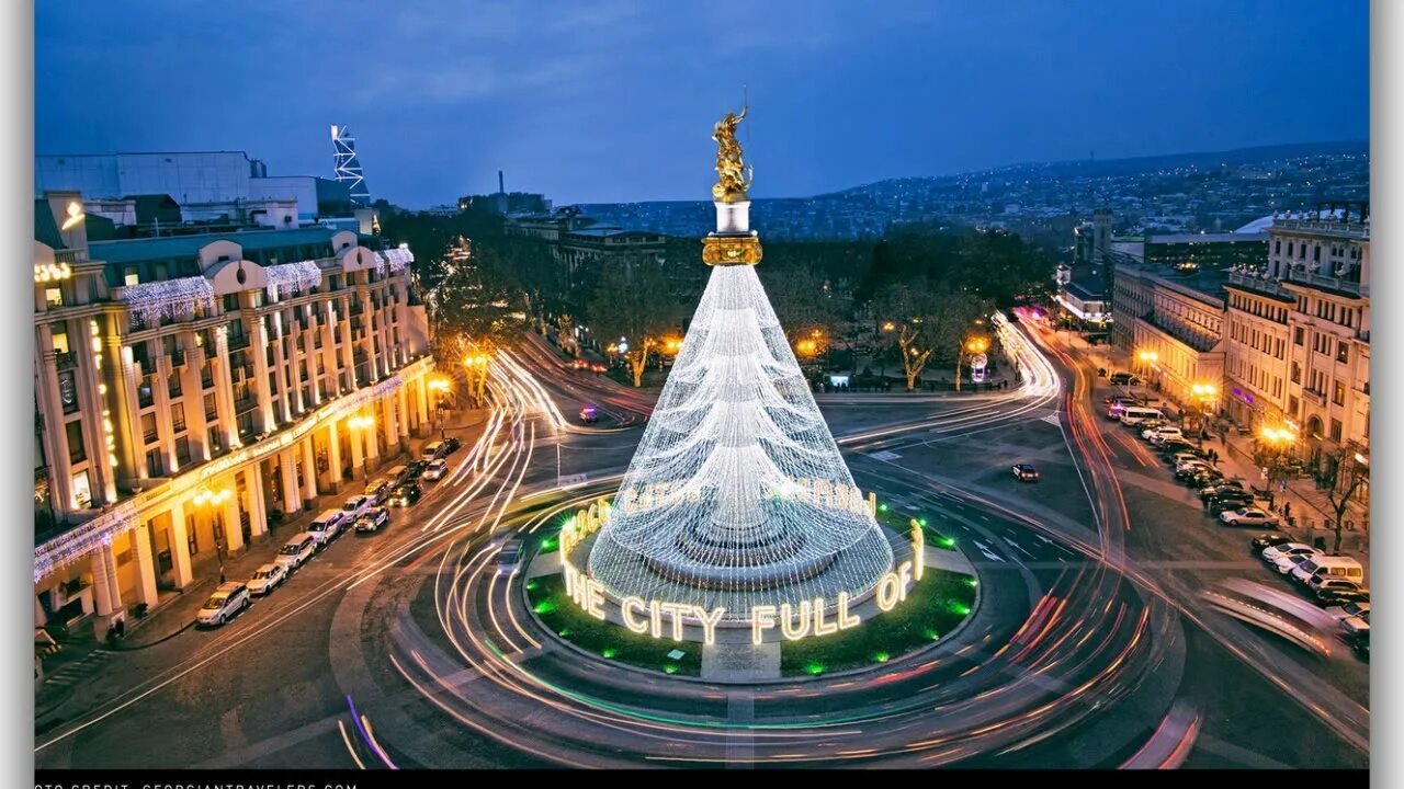 Грузия окрестности тбилиси. Грузия тбилиси центр города. Тбилиси. Добро пожаловать в грузию. Центр государства грузии.