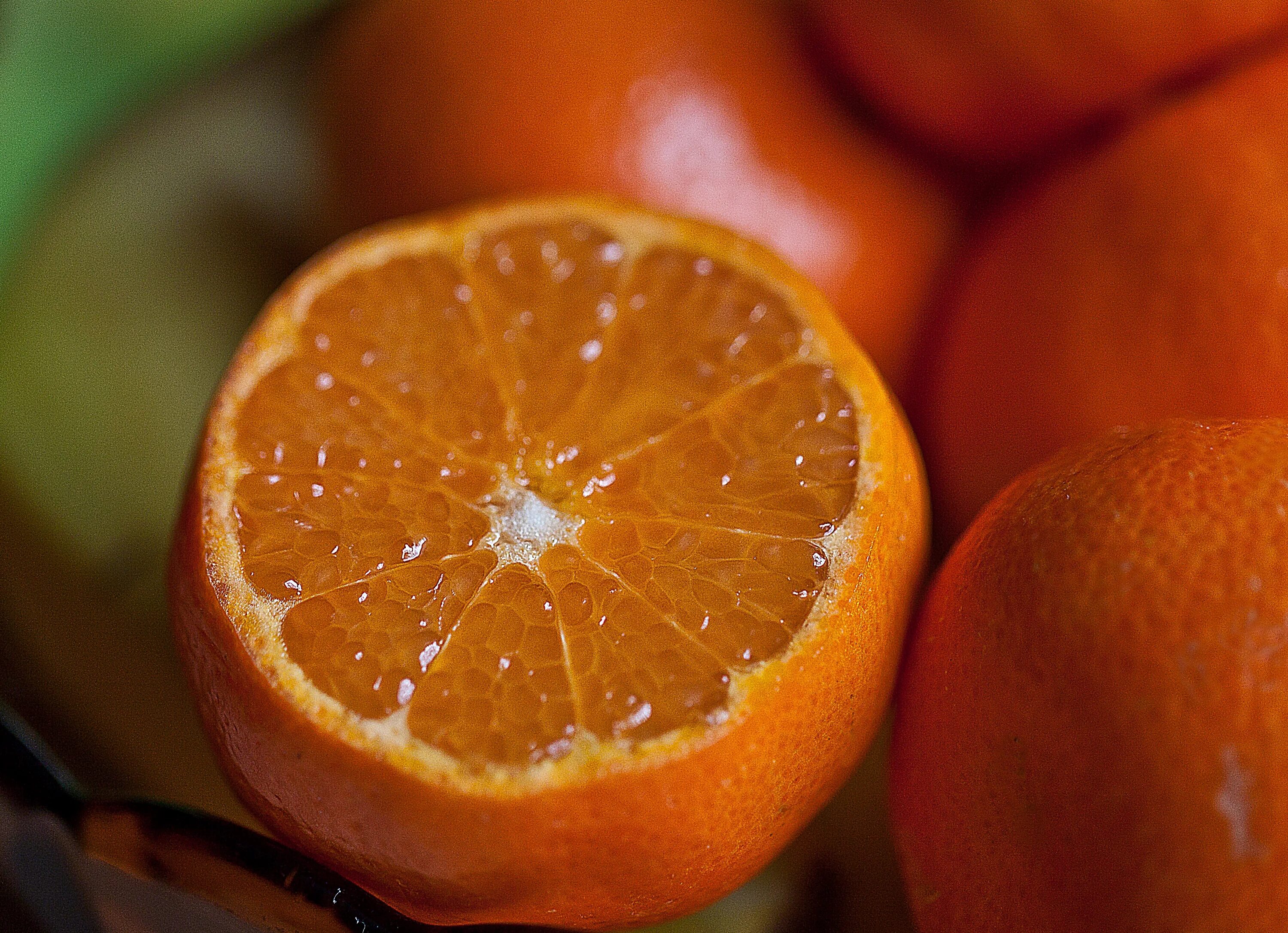 Картинки апельсин. Померанец апельсин. Плод мандарина это гесперидий. Минеола фрукт. Орендж апельсин а мандарин.