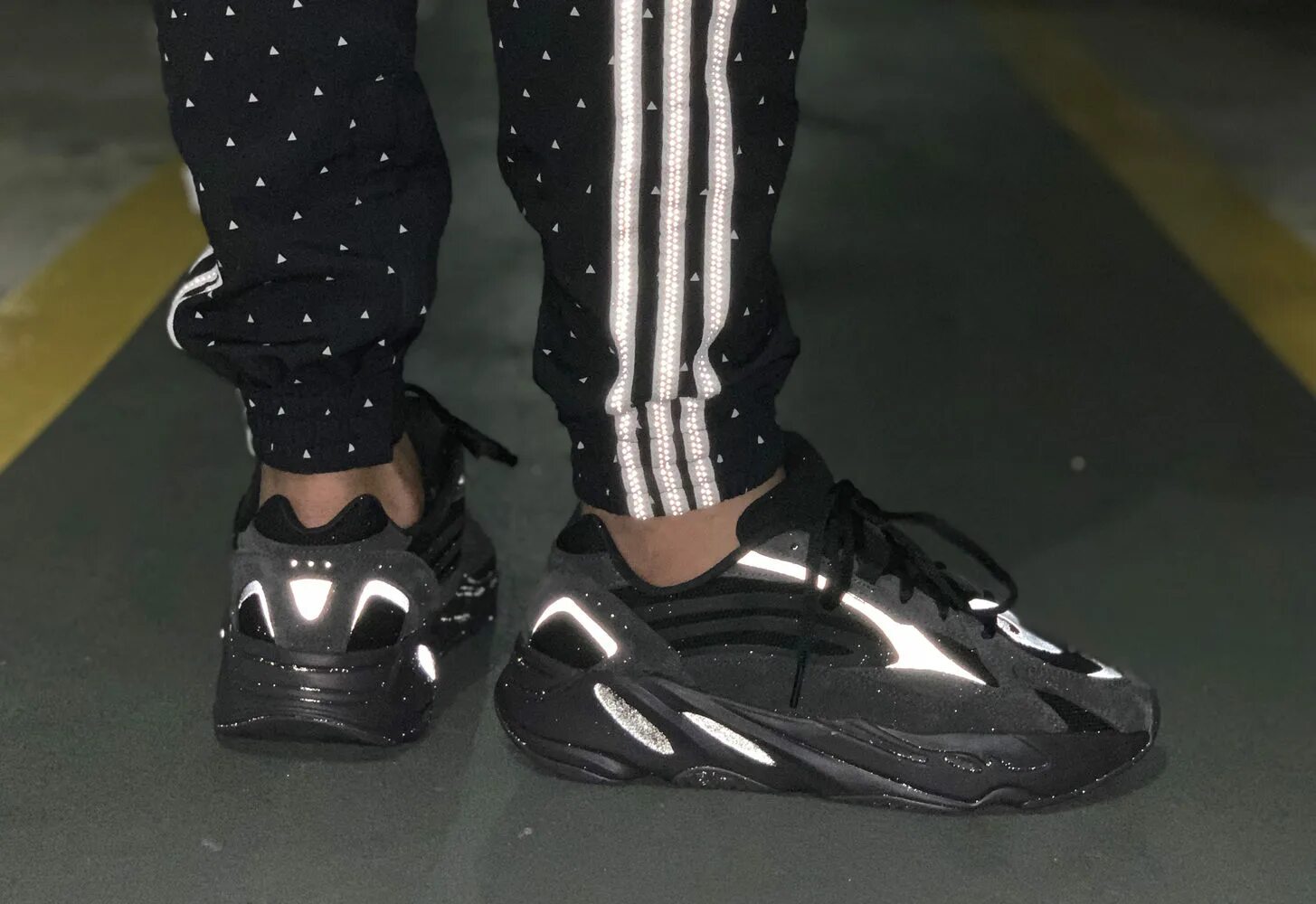 Adidas Yeezy Boost 700. Adidas Yeezy Boost 700 v2. Adidas Yeezy Boost 700 v2 vanta. Adidas Yeezy Boost 700 Black. Изи буст 700 v2 би изи