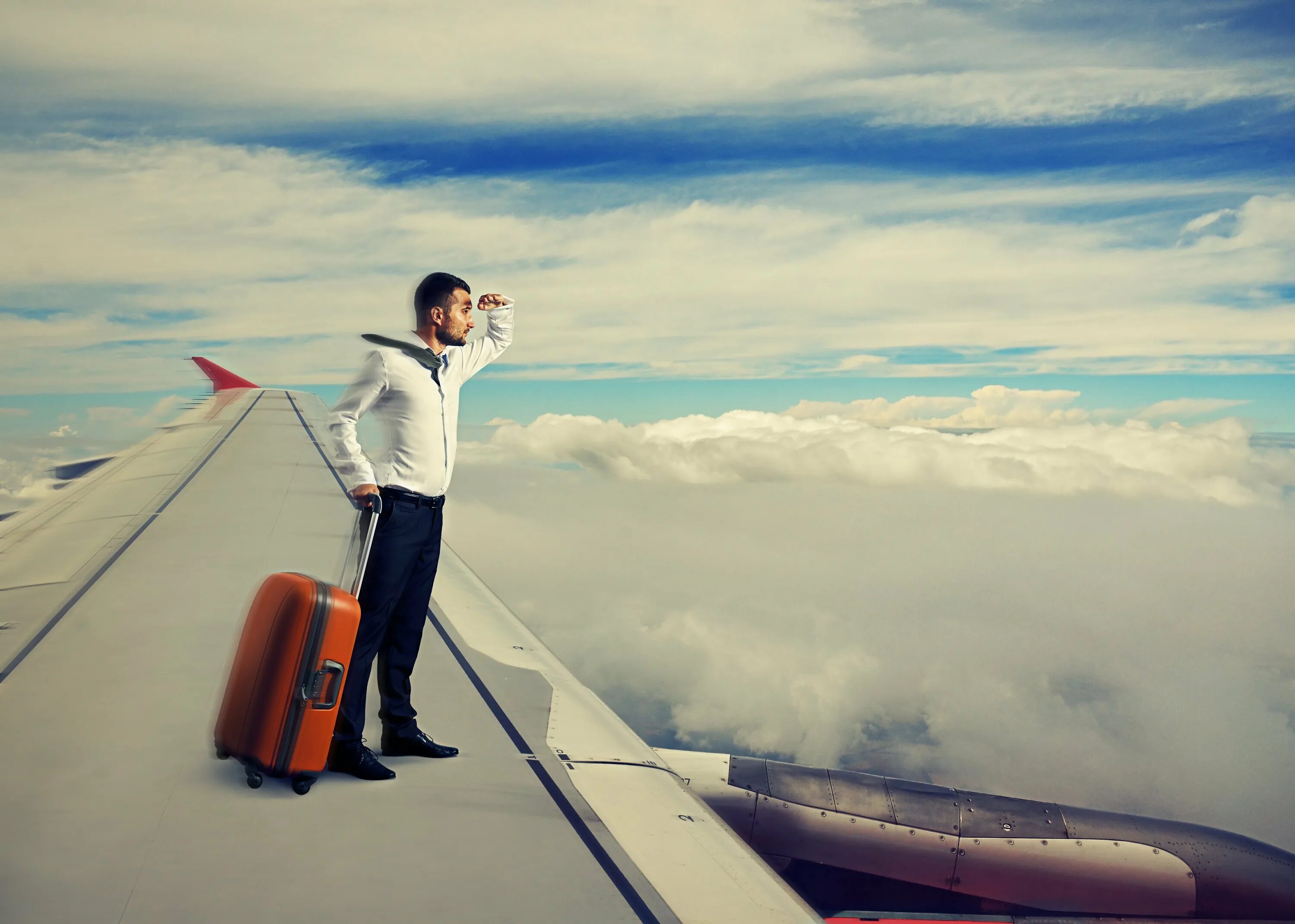 Парень сидит на крыле самолета. Человек на крыле самолета. Человек на крыле самолета. Человек на крыле самолета. Невероятная жизнь уолтера митт.