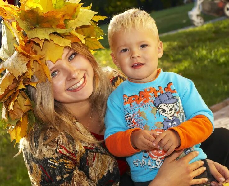 алиса хорошую маму. симона юнусова. маму зовут мама. николь и алиса и ева. алиса хорошую маму.