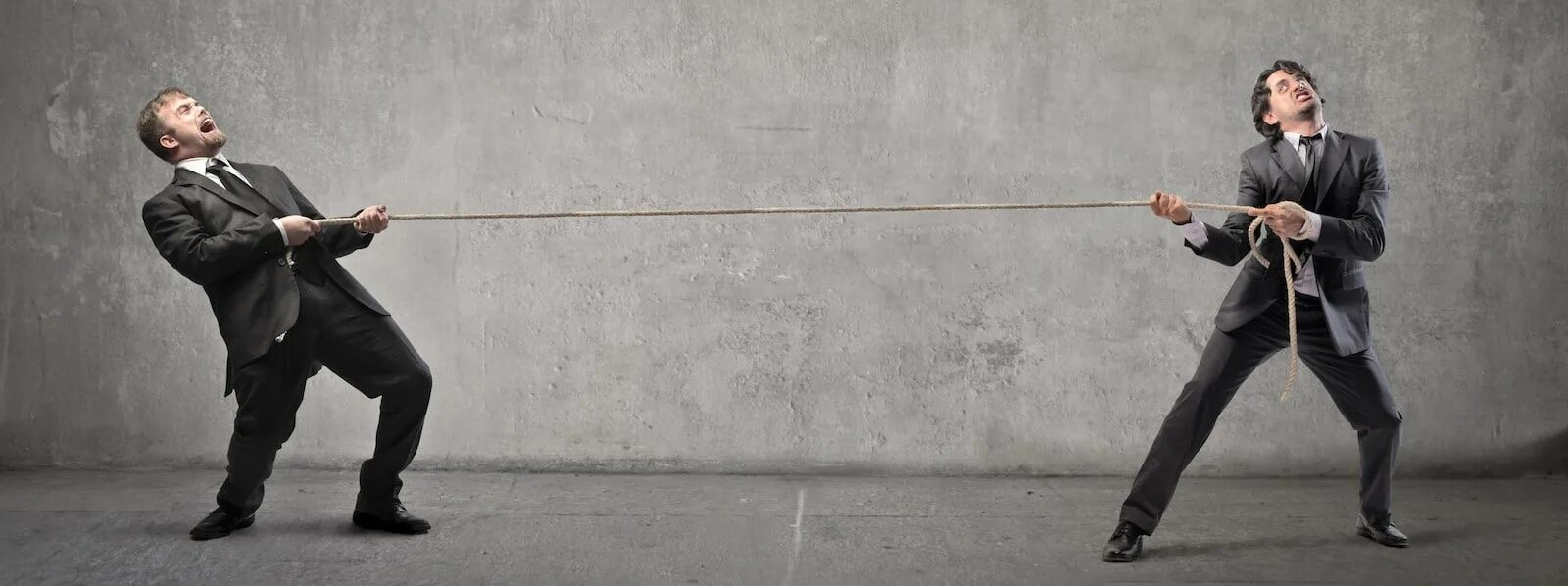 Сын от конкурента. Конкуренция иллюстрация. Наблюдение за сотрудниками. Конкуренция. Конкуренция фото.