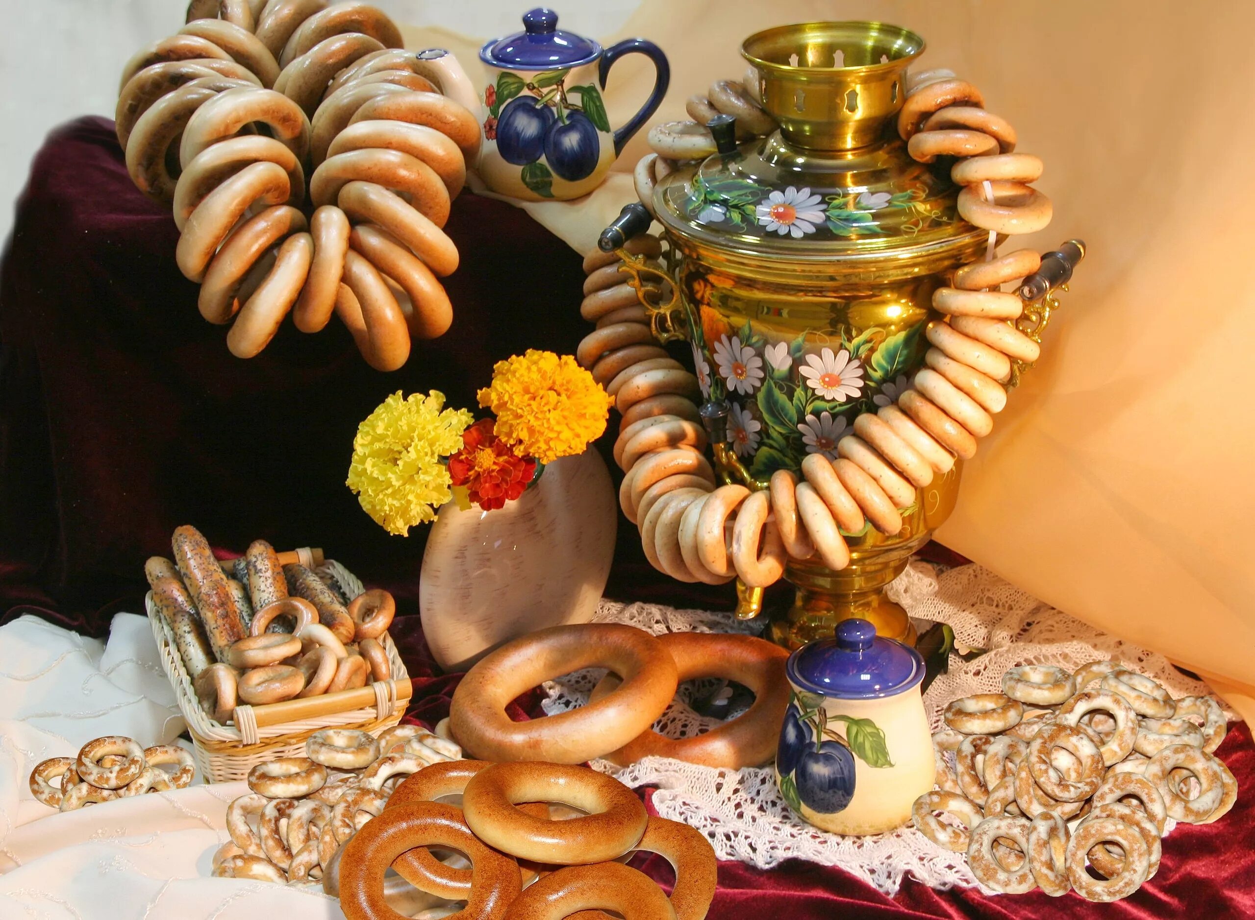 Самовар с баранками. Баранки на масленицу. Детская фотосессия в русском стиле зимой. Связка баранок. Масленица сушки баранки.