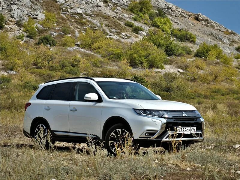 Mitsubishi outlander полный. Mitsubishi Outlander 2021. Митсубиси Аутлендер 2021. Мицубиси Аутлендер Рестайлинг 2021. Мицубиси Outlander 2021.