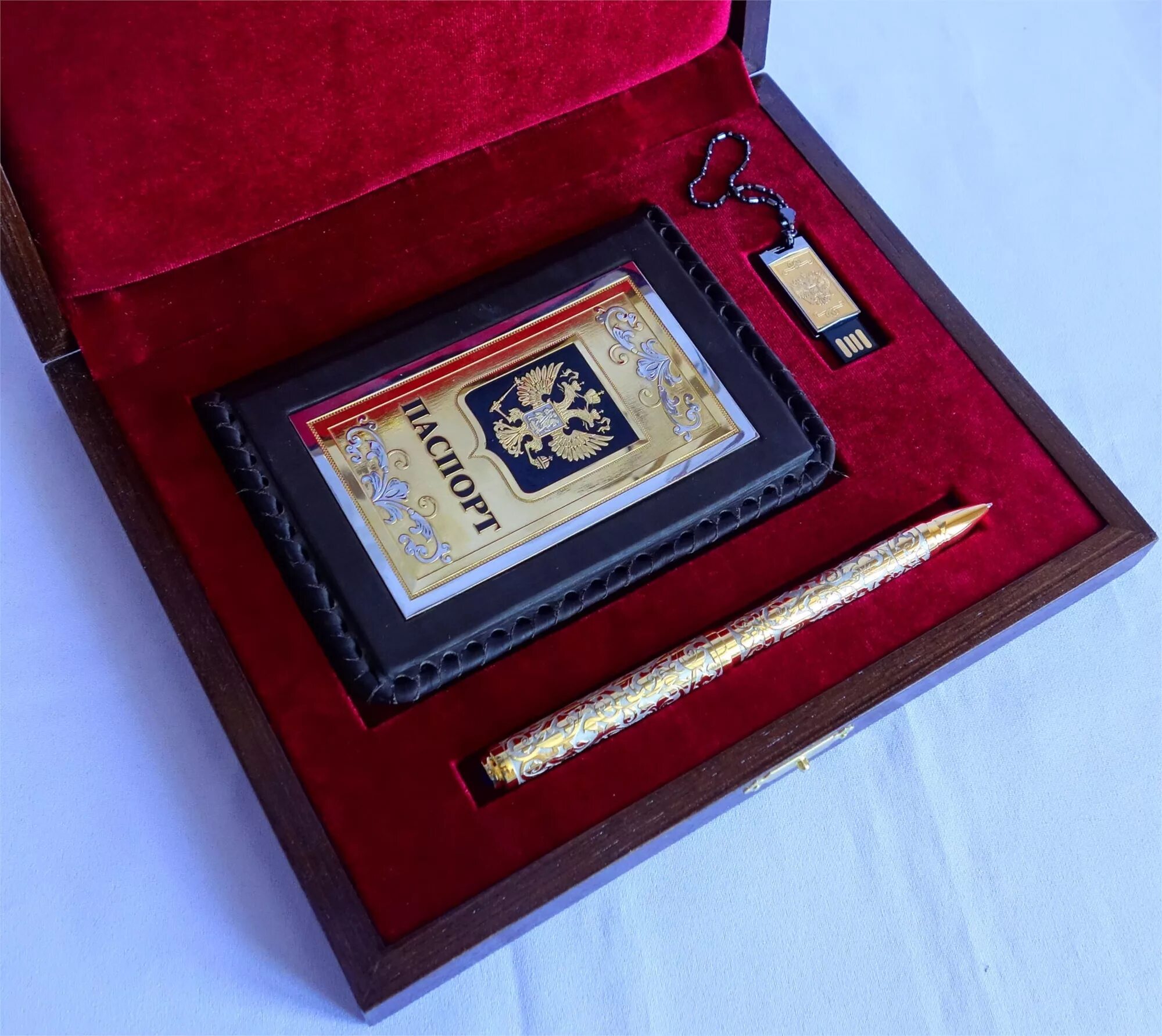 Прикольный подарок начальнику. Подарок начальнику. Подарок начальнику. Подарок руководителю мужчине. Что подарить руководителю мужчине на 23 февраля.