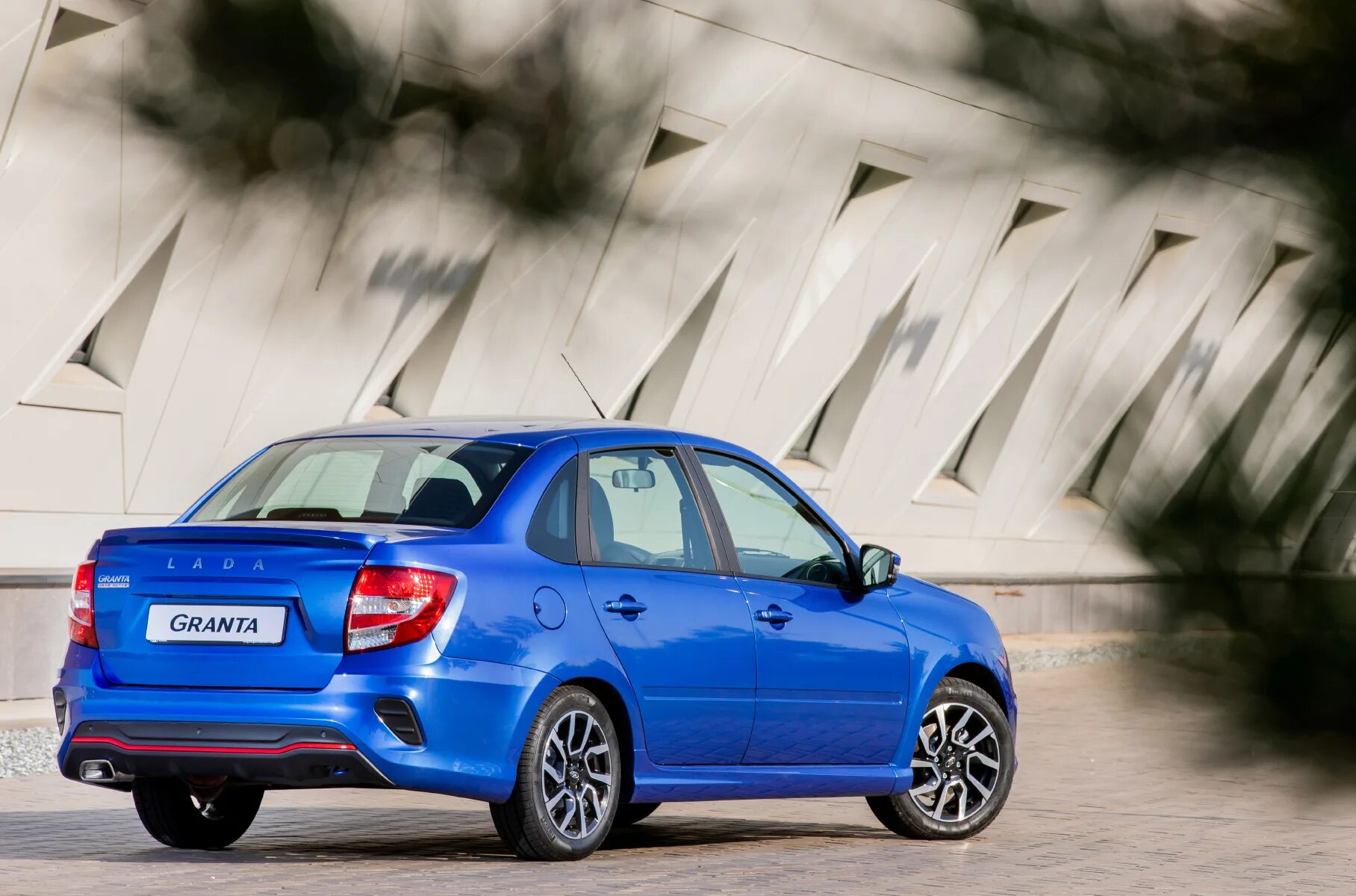 Лад бэк. Lada granta drive active. лада гранта драйв актив 2019. лада гранта спорт drive active. lada granta drive active 2025.