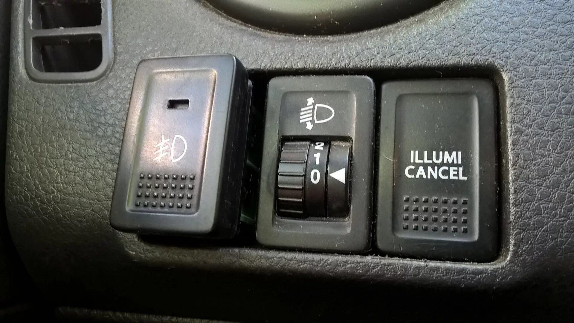 Установка ПТФ Suzuki SX4 и использование их как дополнительного света, 45 200 км