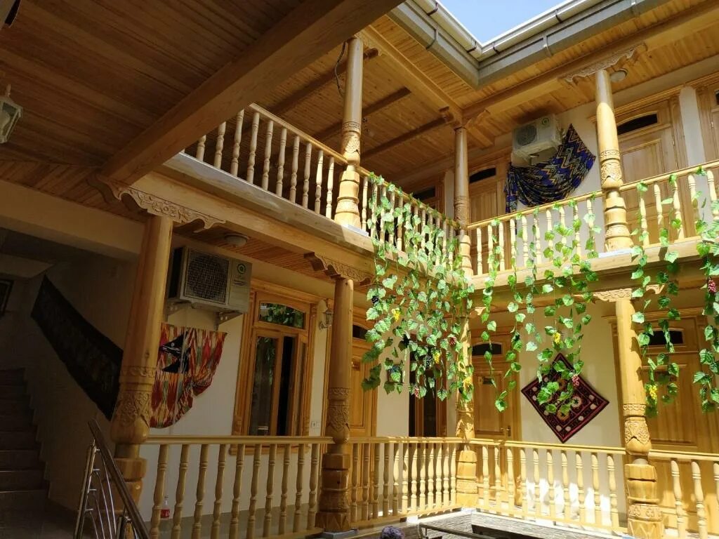 Alexander hotel самарканд. Khan гостиница самарканд. Гостевой дом в самарканде. Самаркандский дома. Самаркандский дома.