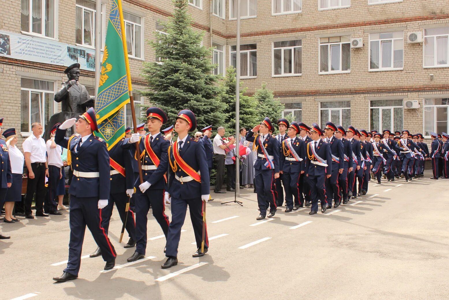 Пкш. Кадетская школа-интернат 69 второй Московский кадетский корпус МЧС. 2-Й кадетский императора Петра Великого корпус. Волгоград кадетский корпус имени Слипченко. Кадетский корпус Следственного комитета Волгоград.