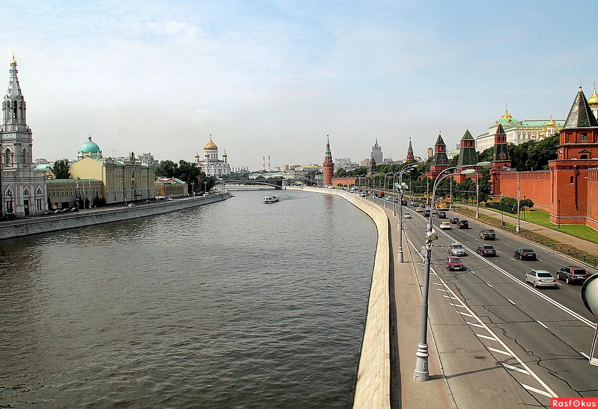 Москва река кремль. Реки москвы. Виды москвы. Вглубь москвы. Вглубь москвы.