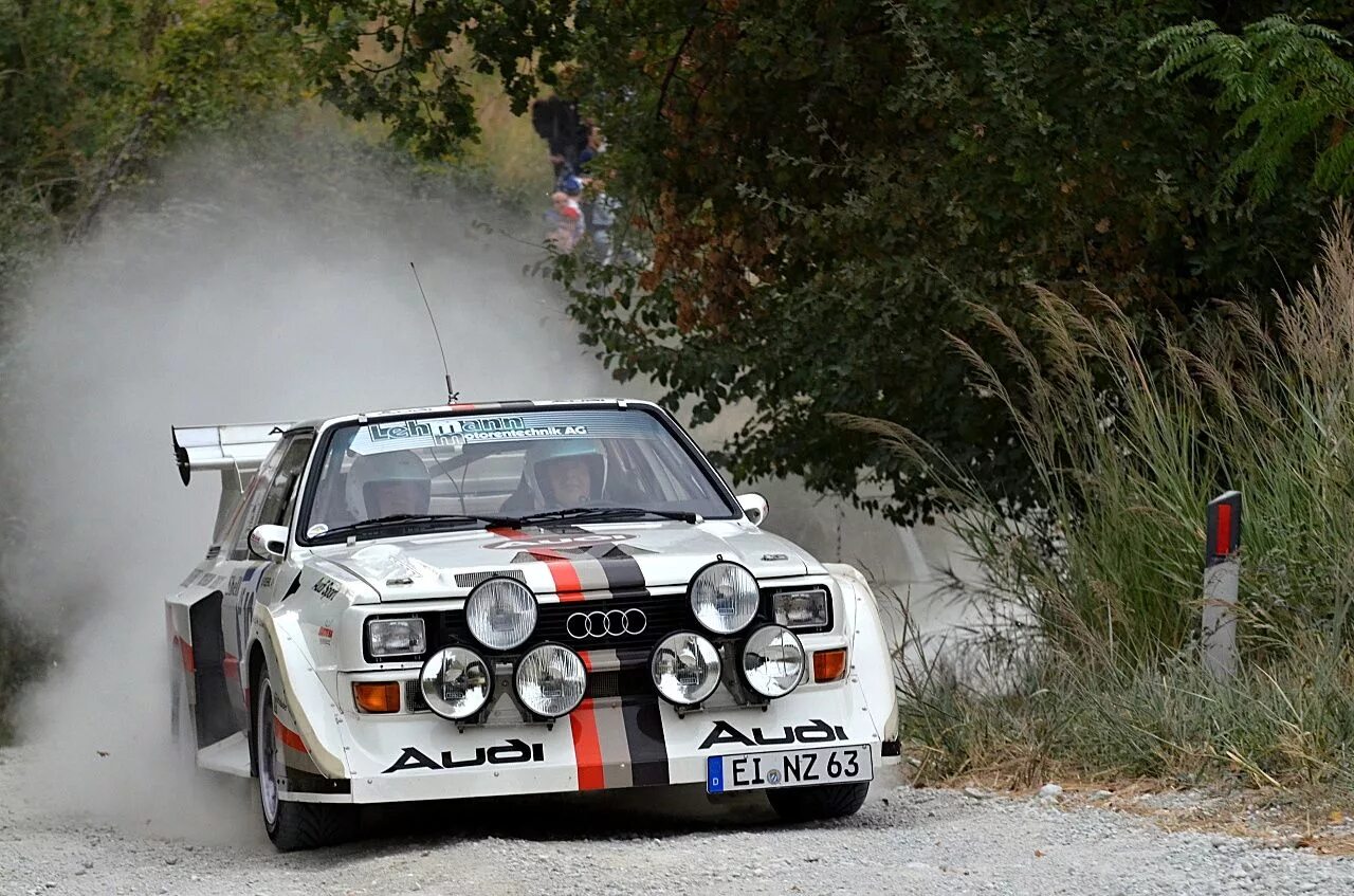 Audi quattro rally. Audi quattro sport s1. ауди кватро ралли 2025. машина для ралли с фарами. audi с 6 фарами ралли.