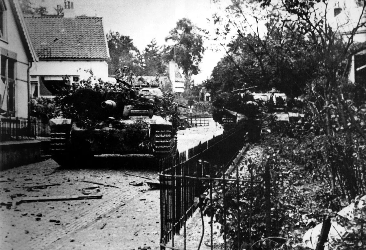 Немецкие войска маркет гарден. Маркет гарден 1944. Операция маркет гарден. Маркет гарден операция британские. Голландская операция 1944.