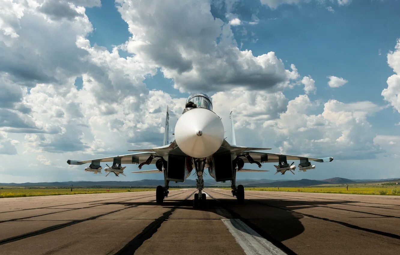 Смешные самолеты. Боинг 737 обои. Экипаж су 30 см. Туполев ту 154 кабина пилота. Истребитель на полосе.