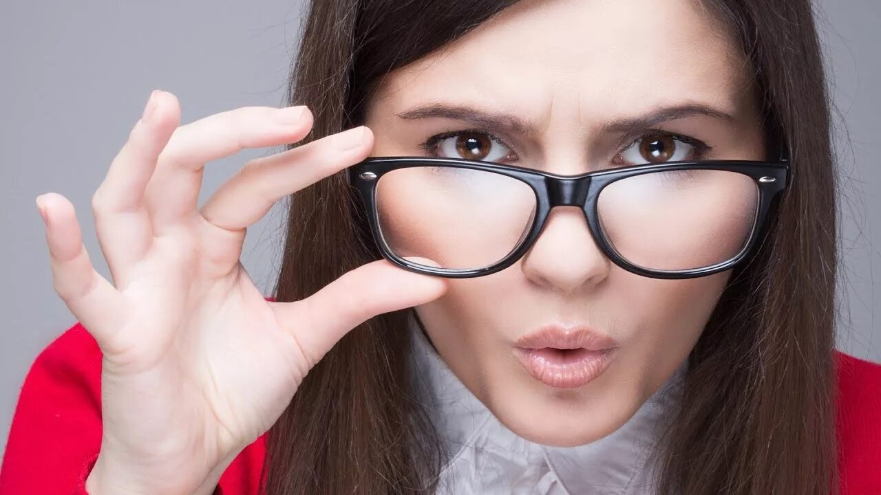 радостное лицо. удивленная женщина. смешные картины про настеньку. девушка в шоке. мимика удивление.