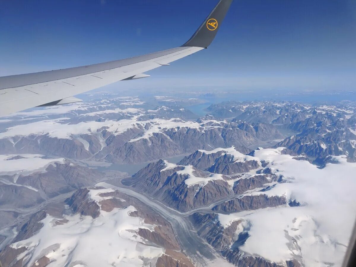 Аляска 6 букв. Вид с самолета над Гренландией. Полет на самолете над Гренландией. Гренландия вид с самолета. Конкорд на Аляске.