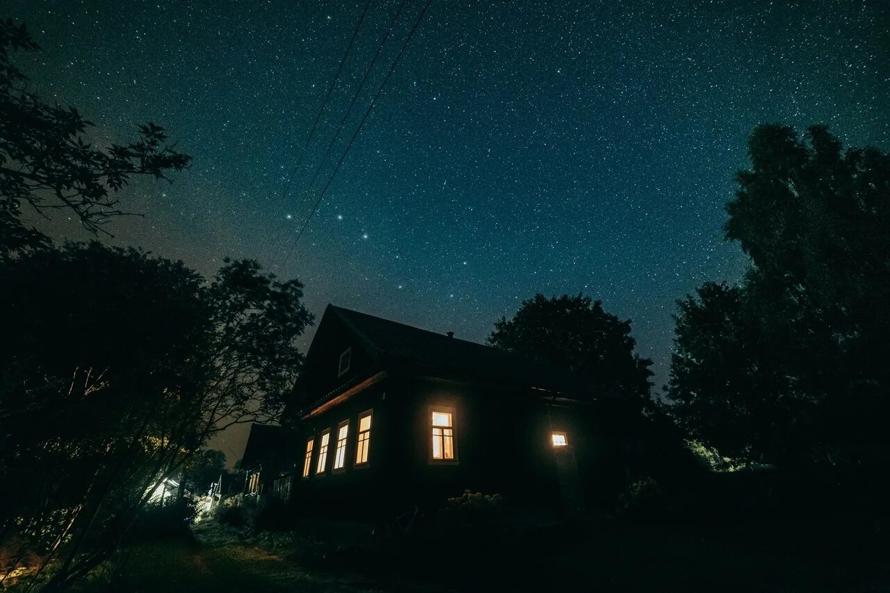 Звезда села. Звездное небо в деревне. Ночь в деревне. Деревня ночь звезды. Звезды в деревне.