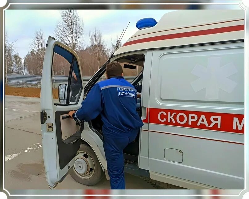 Шофер скорой помощи. Водитель скорой помощи. Водитель скорой помощи. Водитель скорой. Водитель скорой новосибирск.