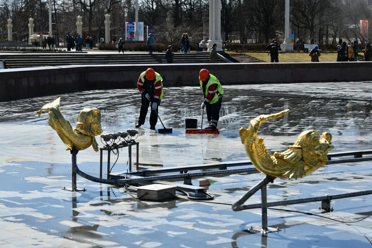 11 апреля вднх. Вднх апрель 2025. фонтан вднх. парк дружбы народов вднх.