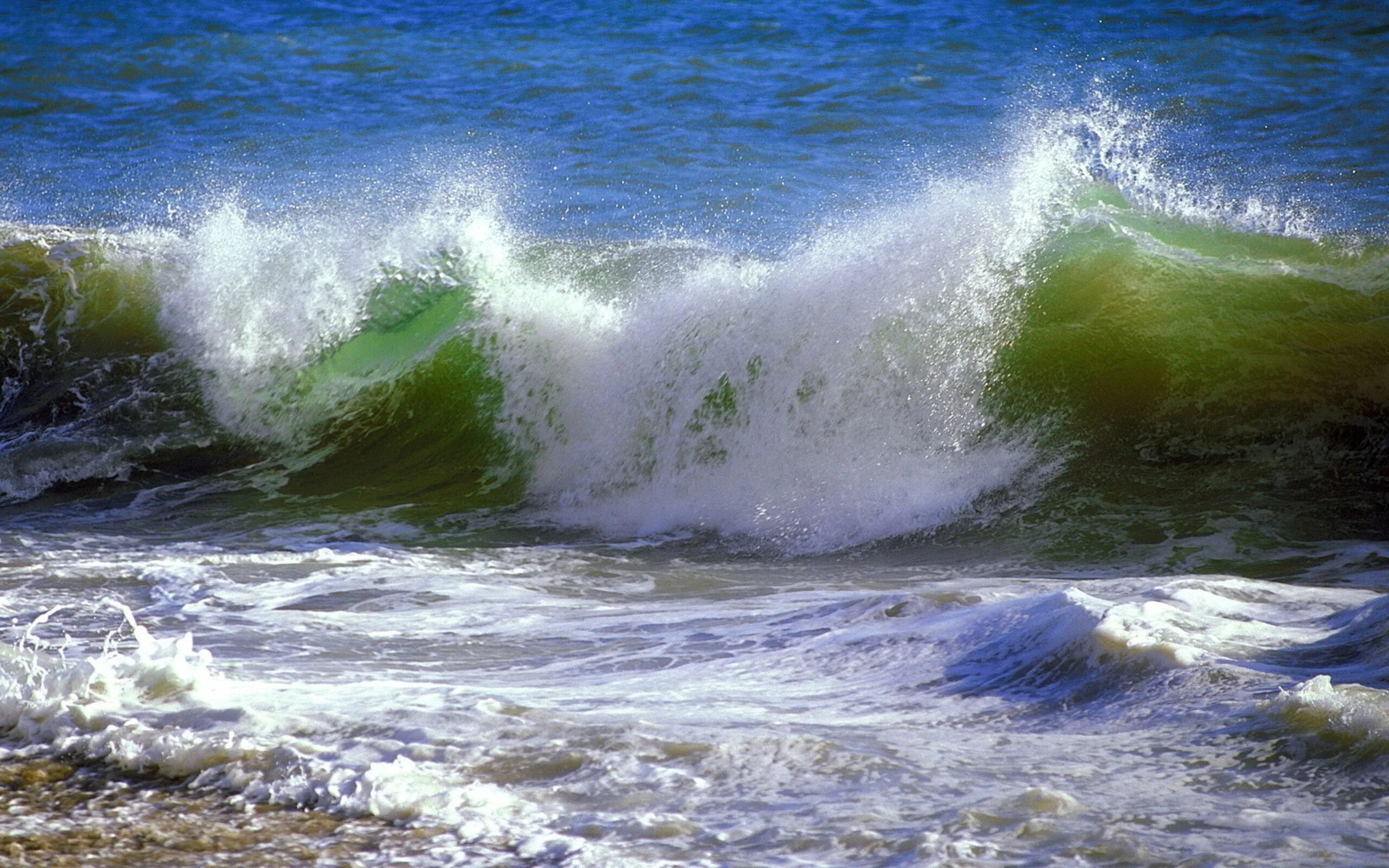 Рулады прибоя. Морской Прибой Сочи. Море набегающая волна. Море шторм Прибой. Волны на берегу.
