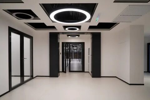 Часы в бизнес центр
