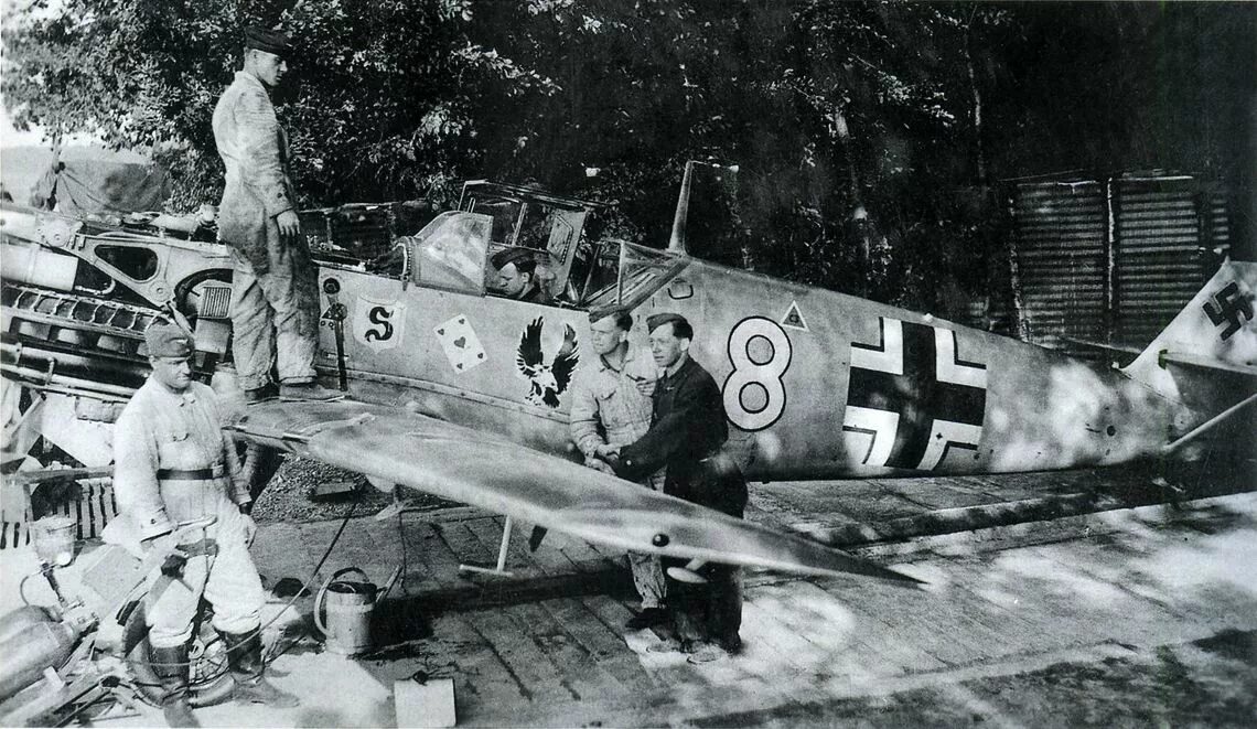 Налет люфтваффе. Мессершмитт 109 е. мессершмитт bf 109 люфтваффе. bf 109 e3. ме-109 истребитель.