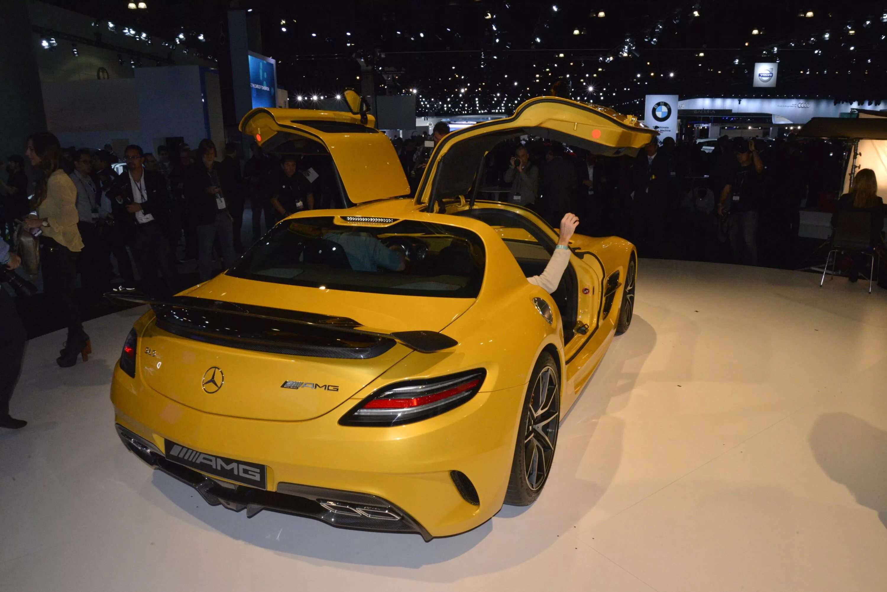 Быстрый мерс. Mercedes SLS AMG Black Series. Самый быстрый Mercedes. Самый быстрый Мерседес в мире. Самый мощный Мерседес Бенц.