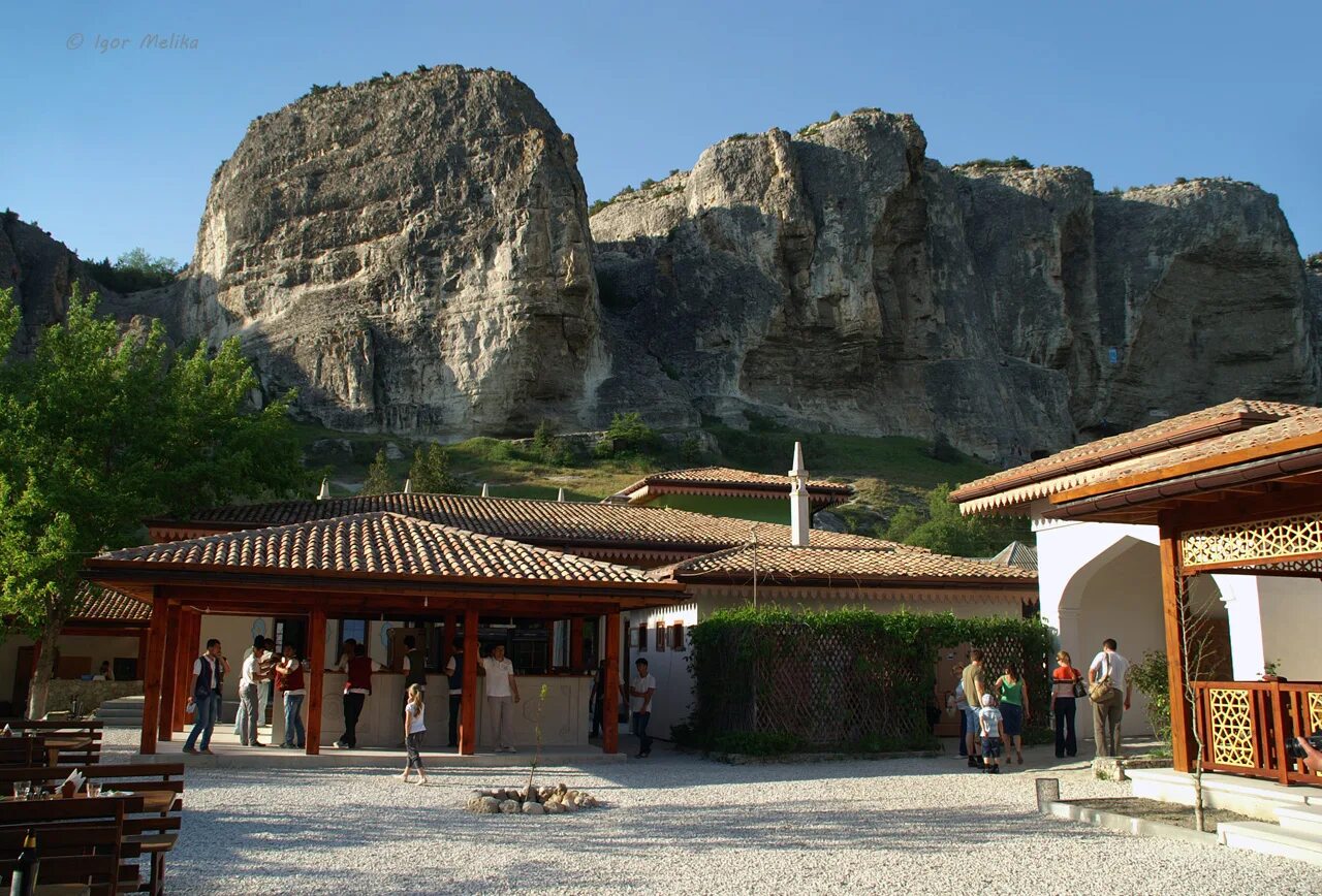 бахчисарай кафе с водопадом. караван-сарай салачик. караван бахчисарай. кафе салачик бахчисарай. караван бахчисарай.