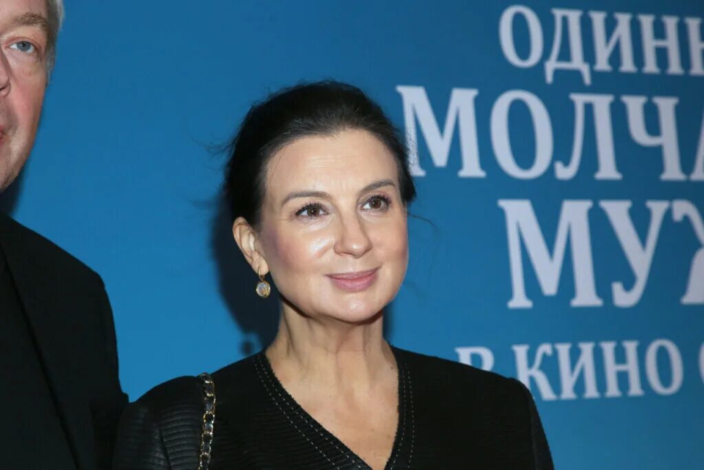 Зачем Екатерина Стриженова принесла в гримёрку тренажёр - Новости Русского Радио