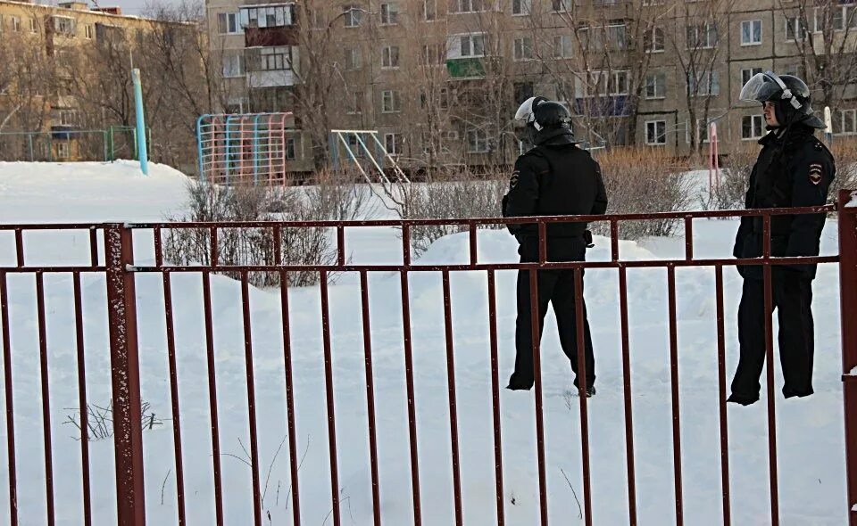 Закрыли школу в оренбурге. Минирование школ в оренбурге. заминировали школы. угрозы о минировании школ. в оренбурге заминировали школу.