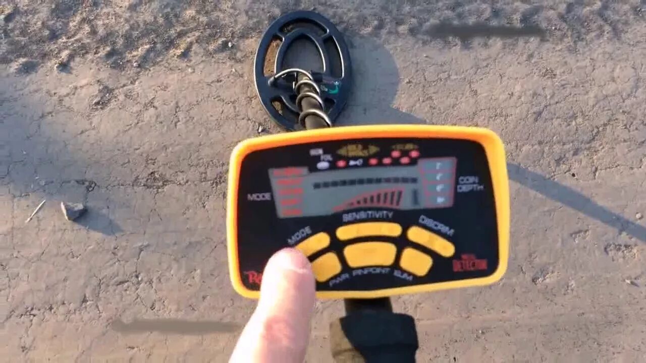 Мд бу. Металлоискатель Metal Detector MD-6250. Металлоискатель желтый МД 6350. МД 6250 металлоискатель экран. Md6250 металлоискатель плата управления.