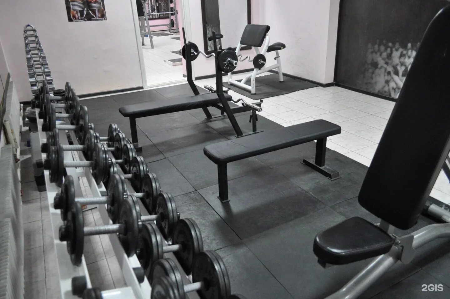 Тренажерный зал атлет улан удэ. Зал атлет василеостровская. Атлет великий новгород тренажерный зал. Тренажерный зал атлет. Зал атлет василеостровская.