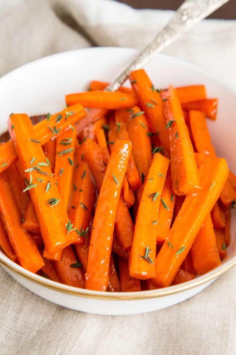 Как вкусно приготовить морковь. Гарнир из овощей. Блюда из моркови. Морковь вареная. Гарнир из моркови.