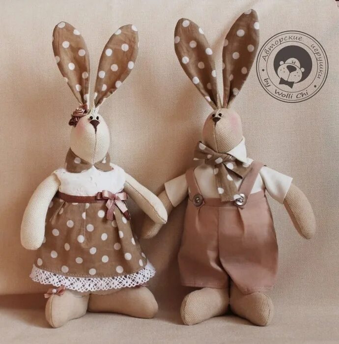 Пасхаотеый щайчик ищ ткани. Зайка банни крючком амигуруми. Игрушки хенд мейд. Кукла оберег зайчик на пальчик. Мастер класс зайцами.