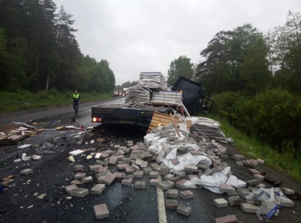 Авария м5 челябинская область. ДТП на м5 вчера в Челябинской области. Авария на трассе м5 Челябинск Юрюзань. Авария на м5 сегодня Юрюзань.