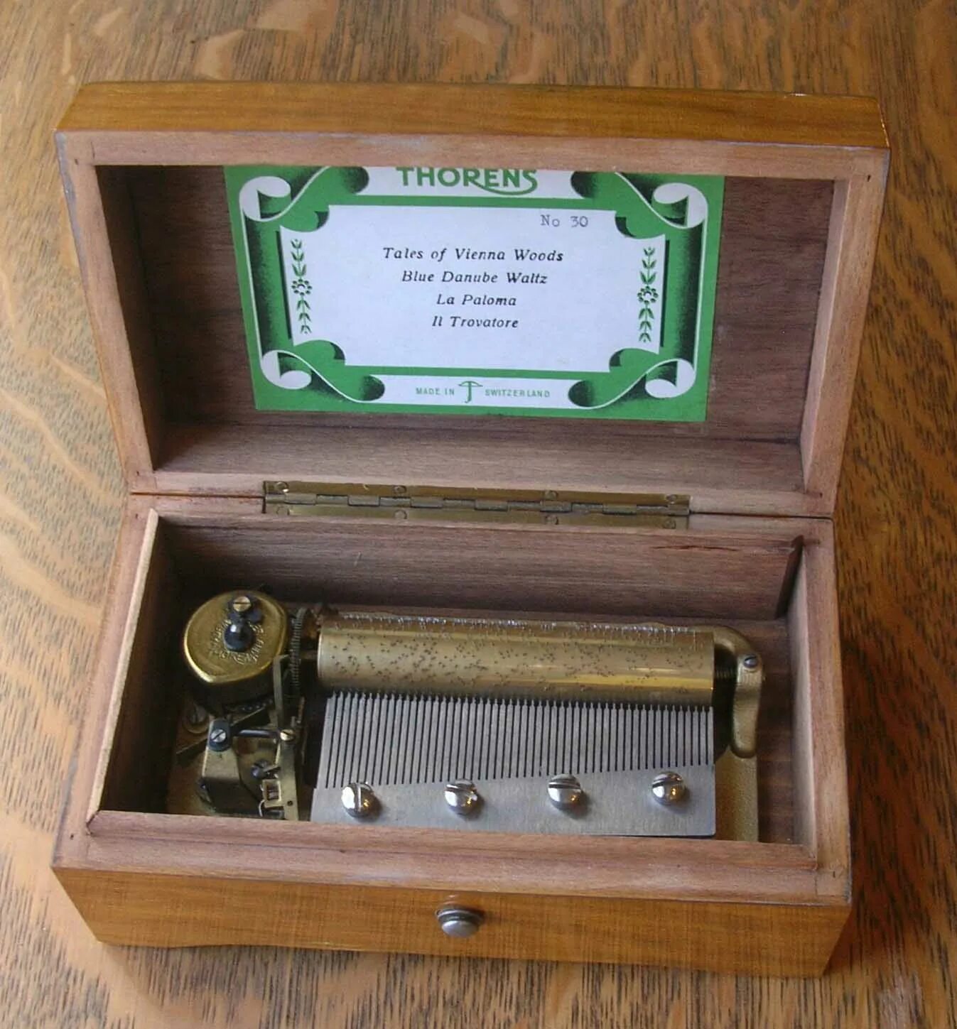 Карманная музыкальная шкатулка. Старинная музыкальная шкатулка. Карманная шкатулка Thorens. Музыкальная шкатулка Organ 1850.