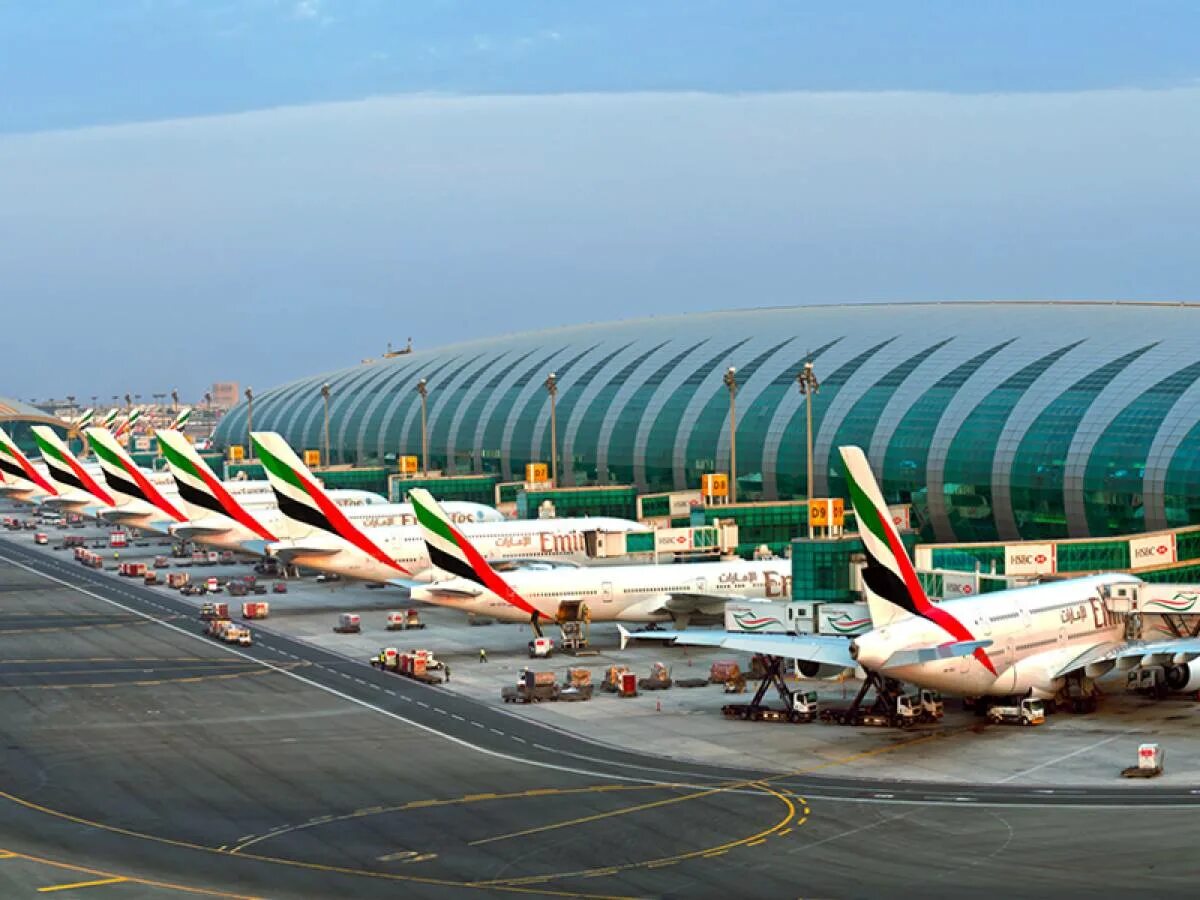 Арабские эмираты аэропорты международные. Аэропорт ОАЭ Дубай. Аэропорт Дубай 2022. DXB аэропорт. ДХБ аэропорт Дубай.