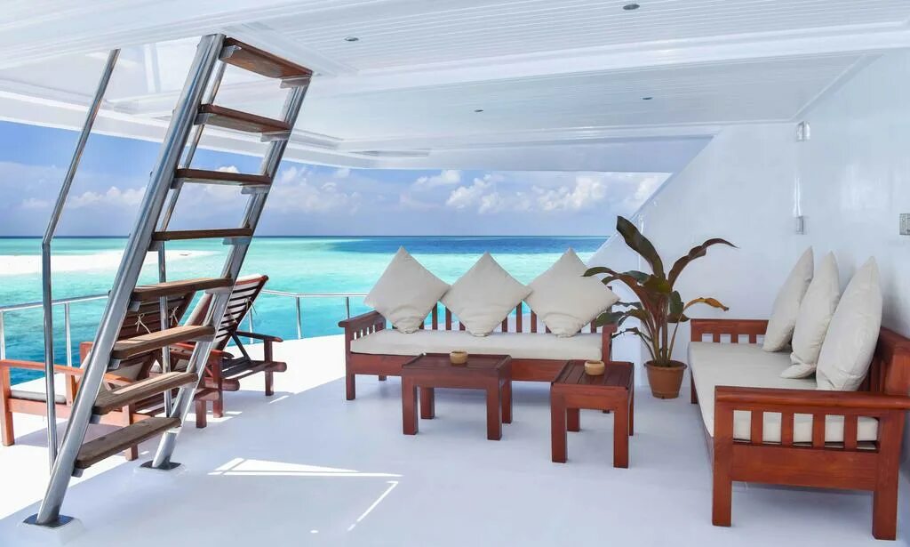 Cinnamon hakuraa huraa maldives (ex. Centara ras fushi resort spa maldives. Centara ras fushi resort&spa 4*. мальдивы отель 4 звезды. маврикий закат отели.