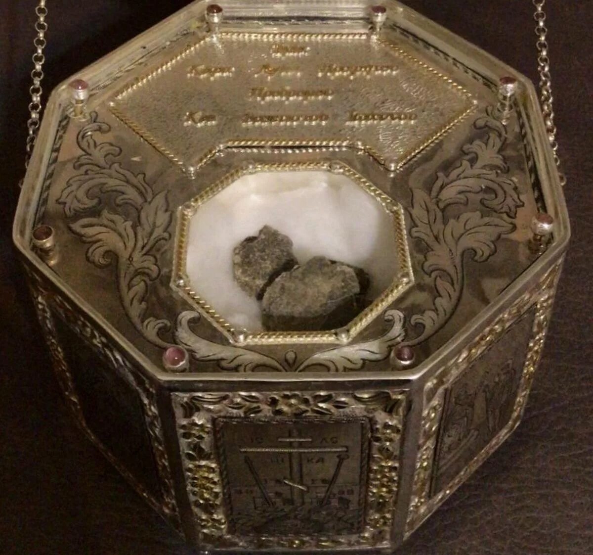 Мощи предтечи. Мощи предтечи. Мощи предтечи. Мощи предтечи. Цетинский монастырь мощи святого.