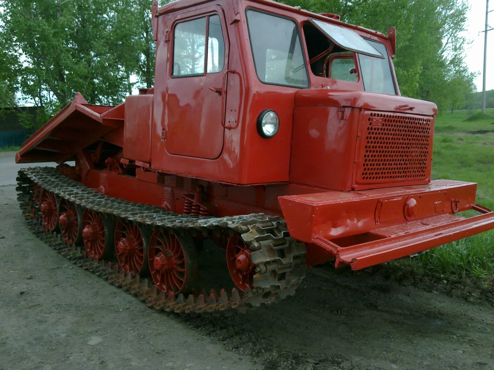 Трактор т-4а 2001. Трактор алтай т4. Трактор гусеничный т-4а. Т-4 трактор. Алтаец трактор т-4.