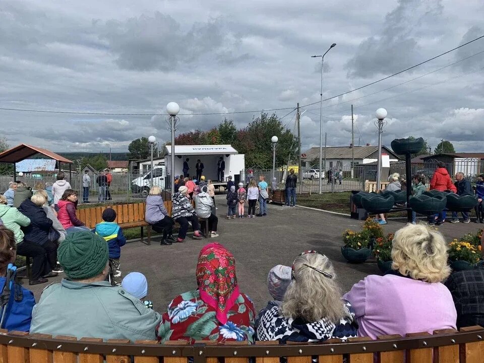 Поселок Кормовище Пермский край. Кормовище Пермский край Лысьвенский район. Поселок Кормовище Лысьвенского района. Пермский край Лысьвенский район деревня Кормовище.