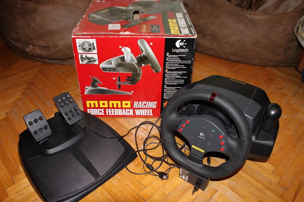 Игровой руль Logitech Momo Racing. Logitech Momo Racing Force feedback Wheel. Руль Logitech Momo Racing Force. Игровой руль Лоджитек МОМО.