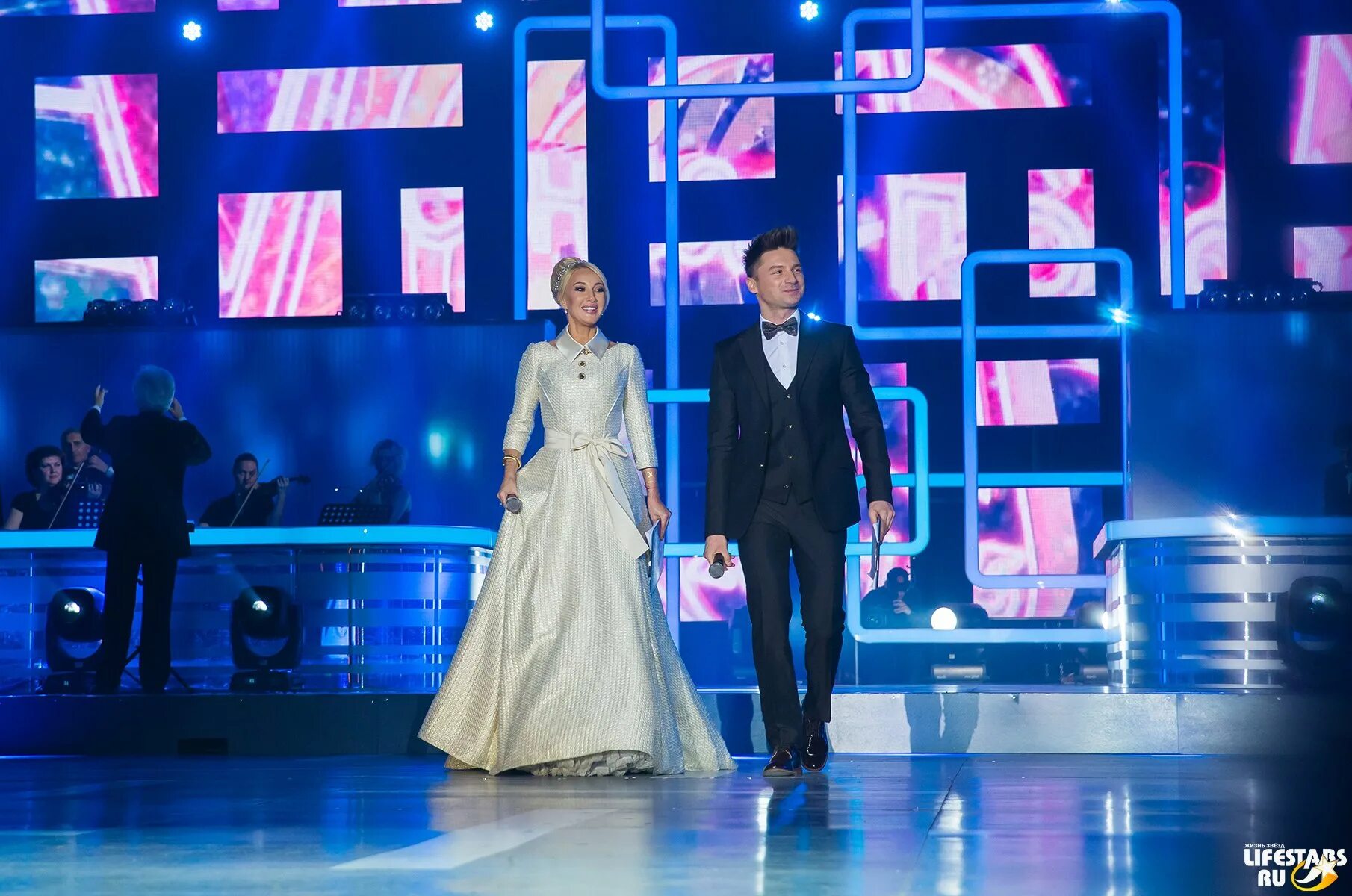 Ведущая программы песня года. Песня года 2015 лазарев и кудрявцева. лера кудрявцева и сергей лазарев песня года 2025. лазарев кудрявцева песня года 2007. песня года кудрявцева.