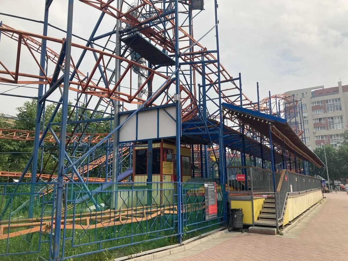 Аттракционы в новосибирске галактика. Аттракцион фараон в новосибирске центральный парк. Аттракционы на площади ленина новосибирск. Аттракцион фараон в новосибирске центральный парк. Центральный парк новосибирск аттракционы 2024.