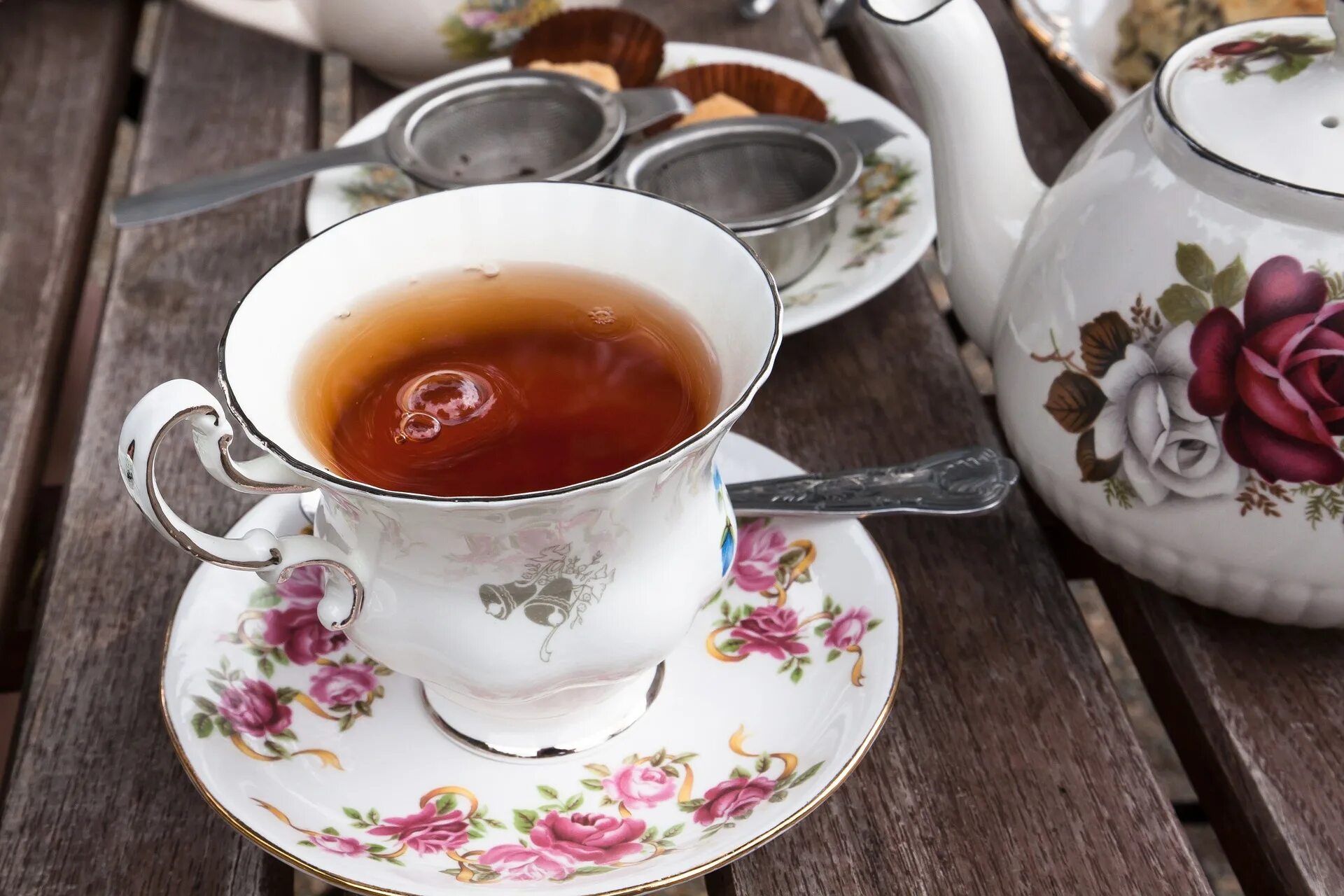 A cup of liber tea. Эрл грей заваренный. Эрл грей чай заваренный. Чашка чая. Чашка с чаем.