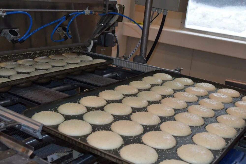 Деление теста. Процесс приготовления теста. Процессы, происходящие при замесе и выпечке. Процесс формирования теста. 256 слоев теста.