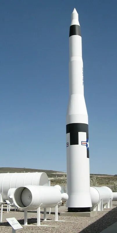 Минитмен 4. Минитмен 2. минитмен 2 ракета. баллистическая ракета минитмен. lgm-30g минитмен-3.