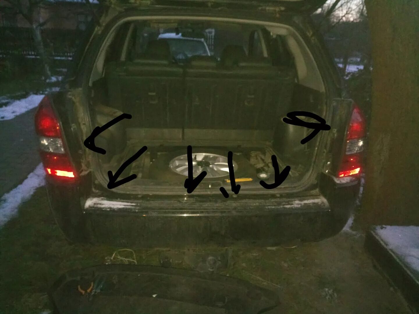 Парктроник хендай туксон 1. Hyundai tucson парктроник. Hyundai tucson 1 поколение парктроники заднего. Передний парктроник туксон 2008. Установка парктроника hyundai tucson 2008.