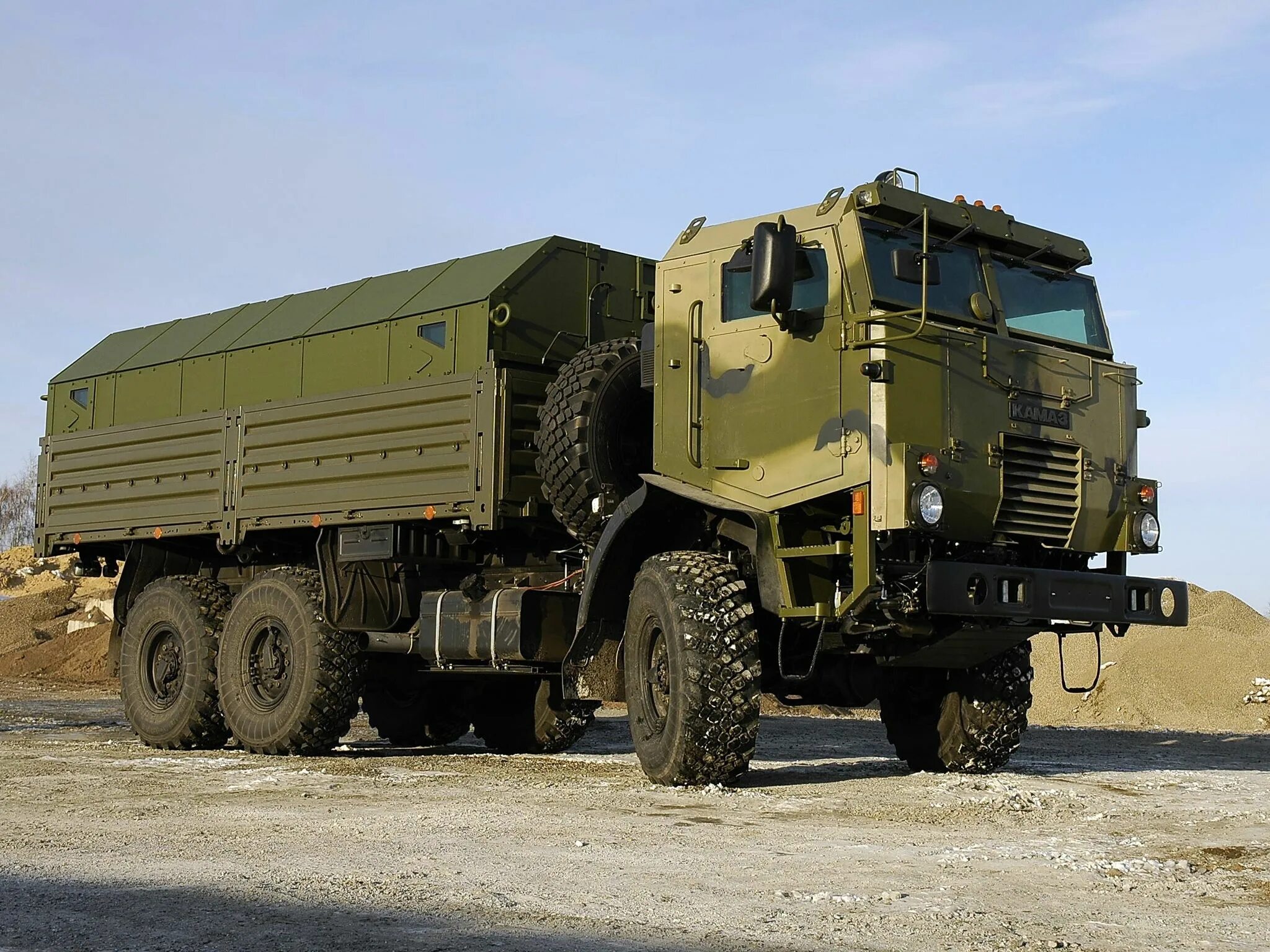 Военный грузовой автомобиль. КАМАЗ 6350 8х8. Армейский КАМАЗ 53501. КАМАЗ 53501 бронированный. КАМАЗ 53501 тягач.